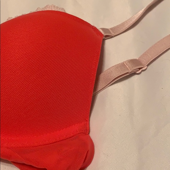 VS : Bright Push-Up Bra - Picture 2 of 7